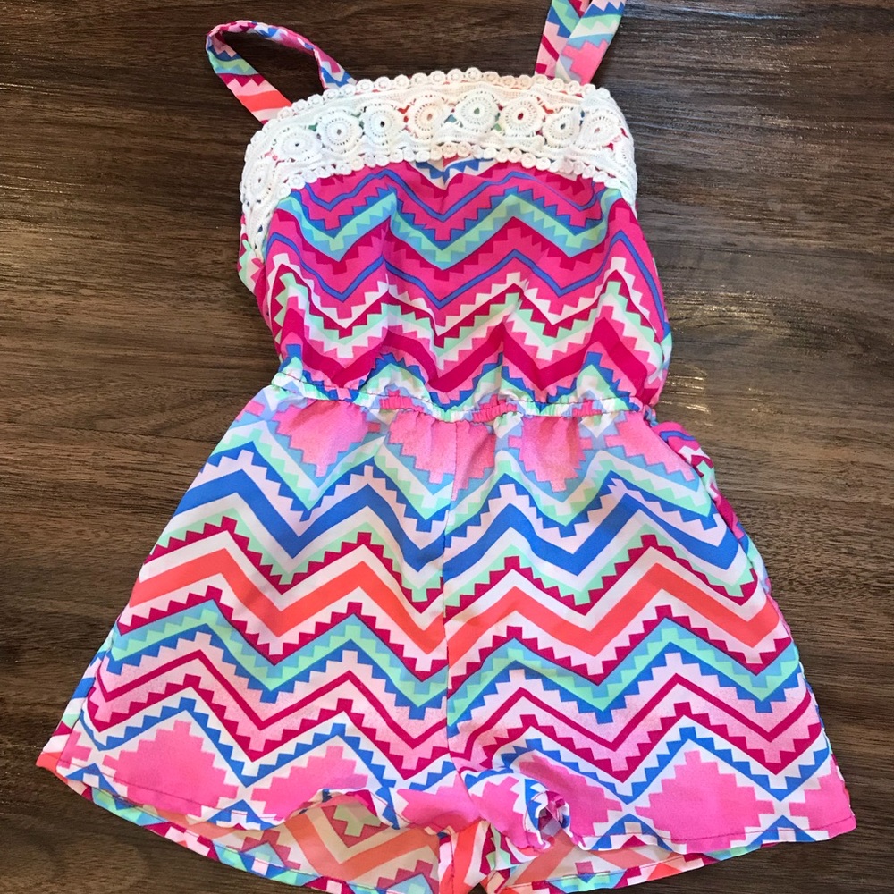 EUC! Like new! Cute chevron romper!